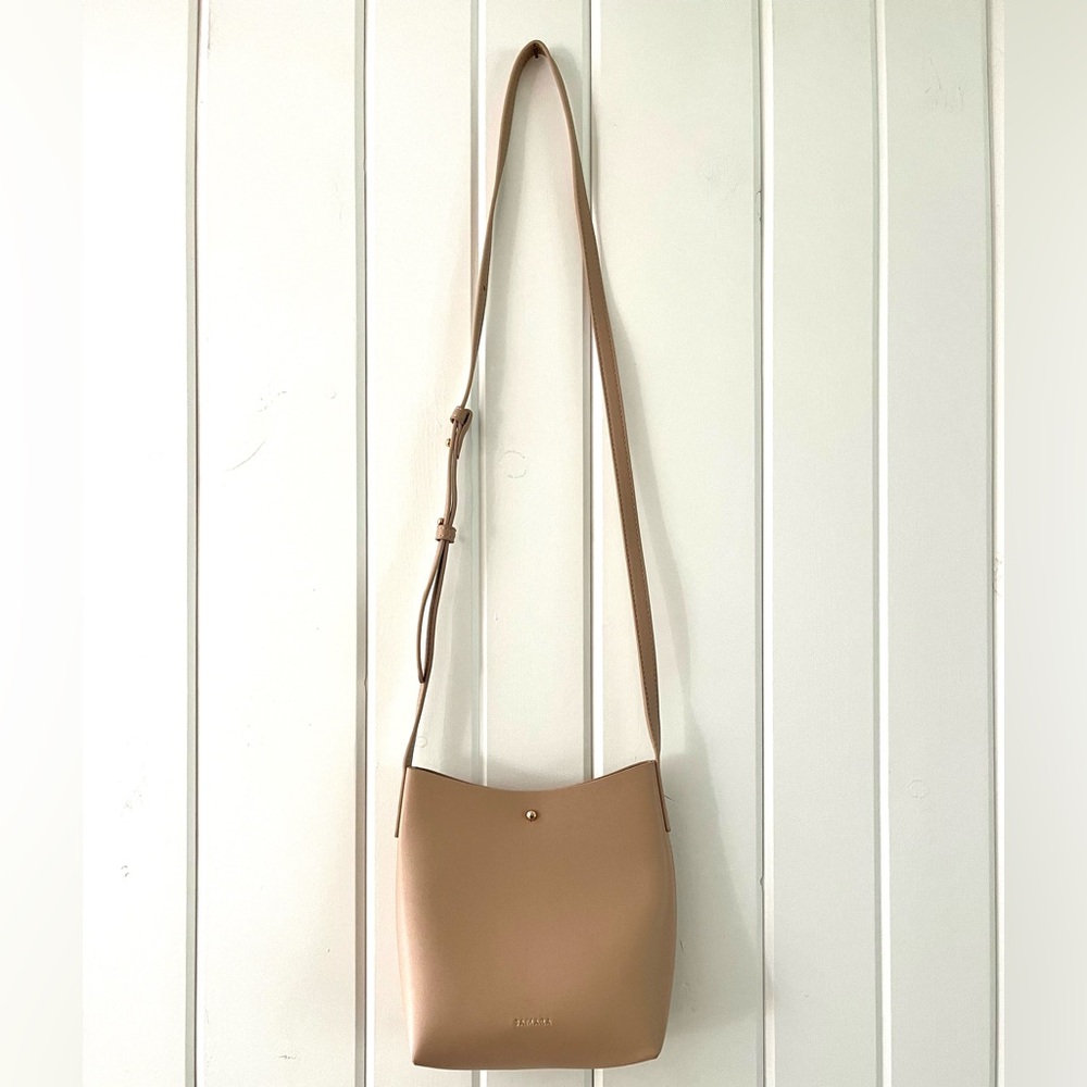 Samara Vegan Leather Small Crossbody Bucket Shoulder Bag in Light Tan